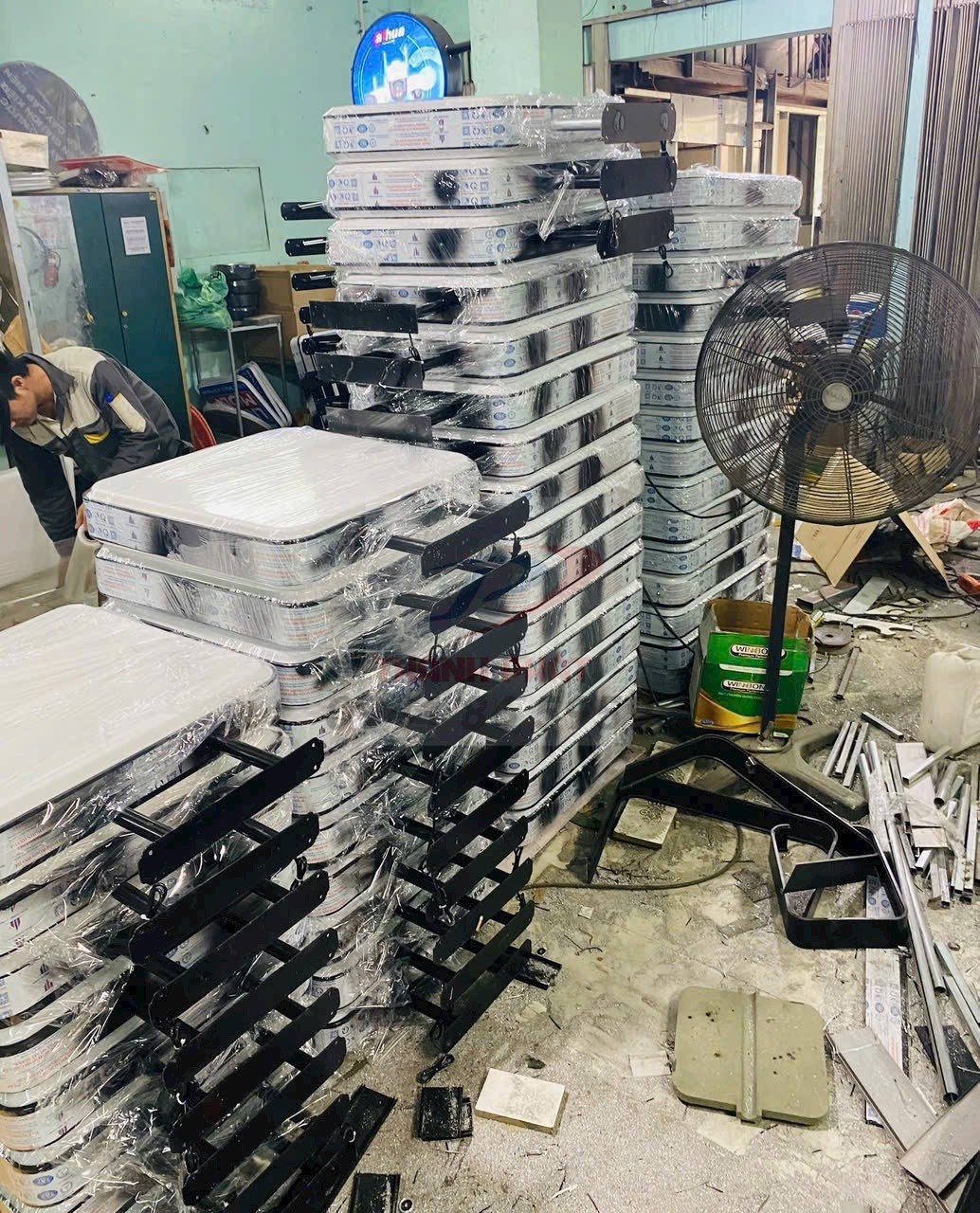 Hộp đèn mica hút nổi vuông 100 cm ( phôi trắng )