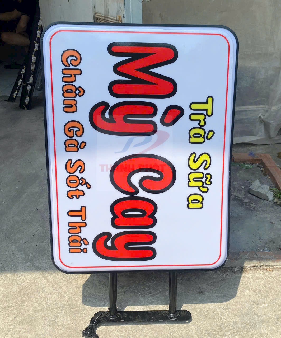Hộp đèn mica hút nổi chữ nhật 50 x70 cm in nội dung 2 mặt sắc nét