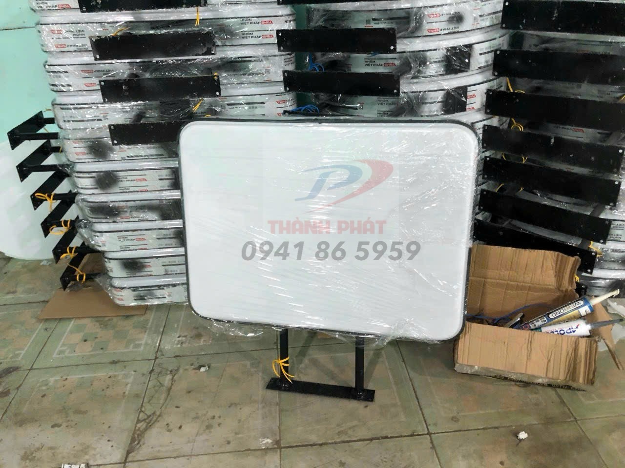 Hộp đèn mica hút nổi chữ nhật 60 x90 cm phôi trắng