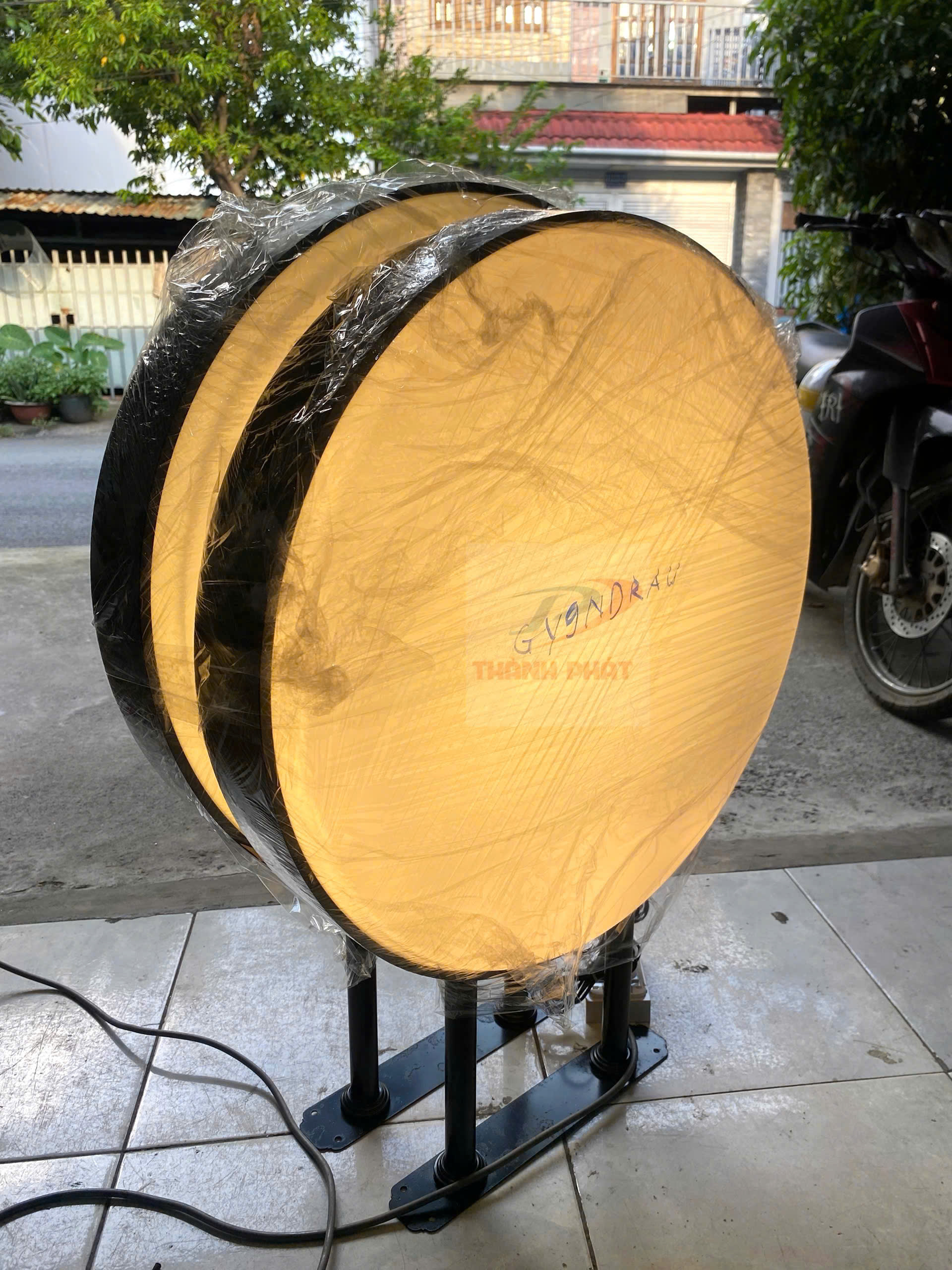 Hộp đèn mica hút nổi tròn 50 cm led vàng nắng ( phôi trắng) mặt mica Nhật